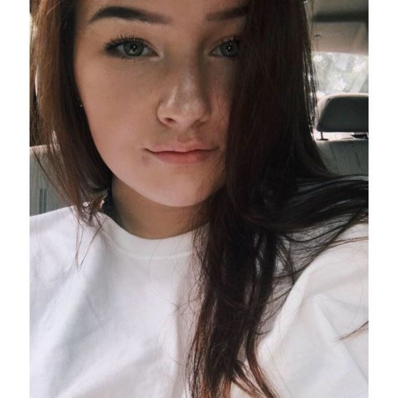 Meet your Posher, Kiera - Picture 1 of 1